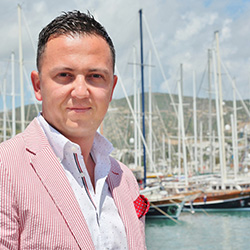Fatih OZTARAKCI - Direttore Generale